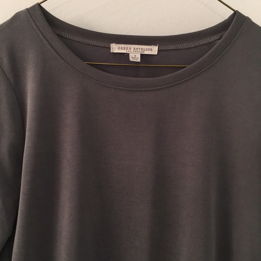 Knotted in the front athleasure top - Picture 4 of 4